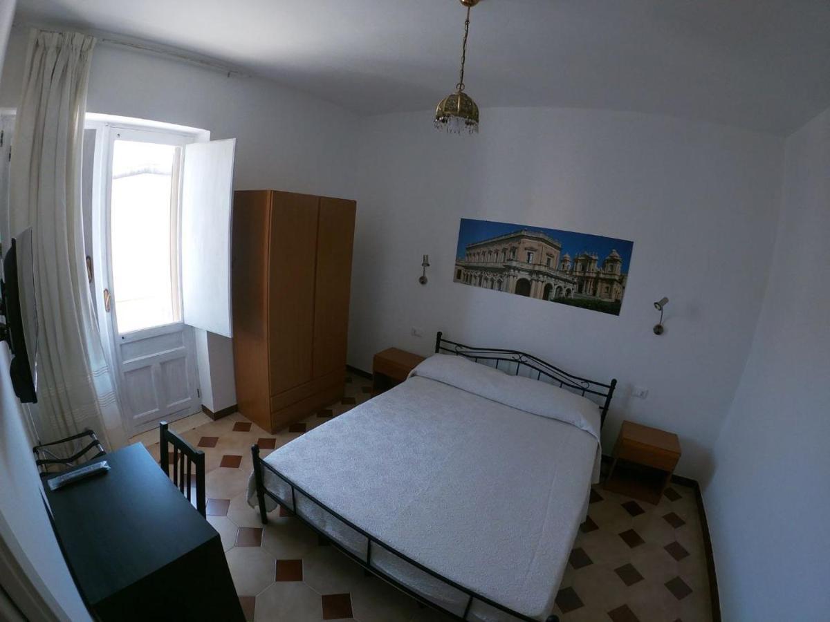 Bed and Breakfast Casa Nilla Noto Esterno foto