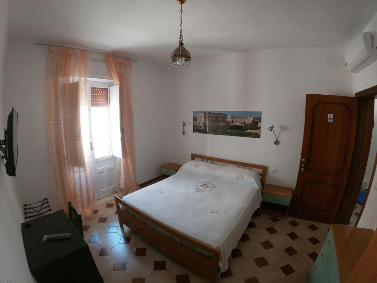 Bed and Breakfast Casa Nilla Noto Esterno foto