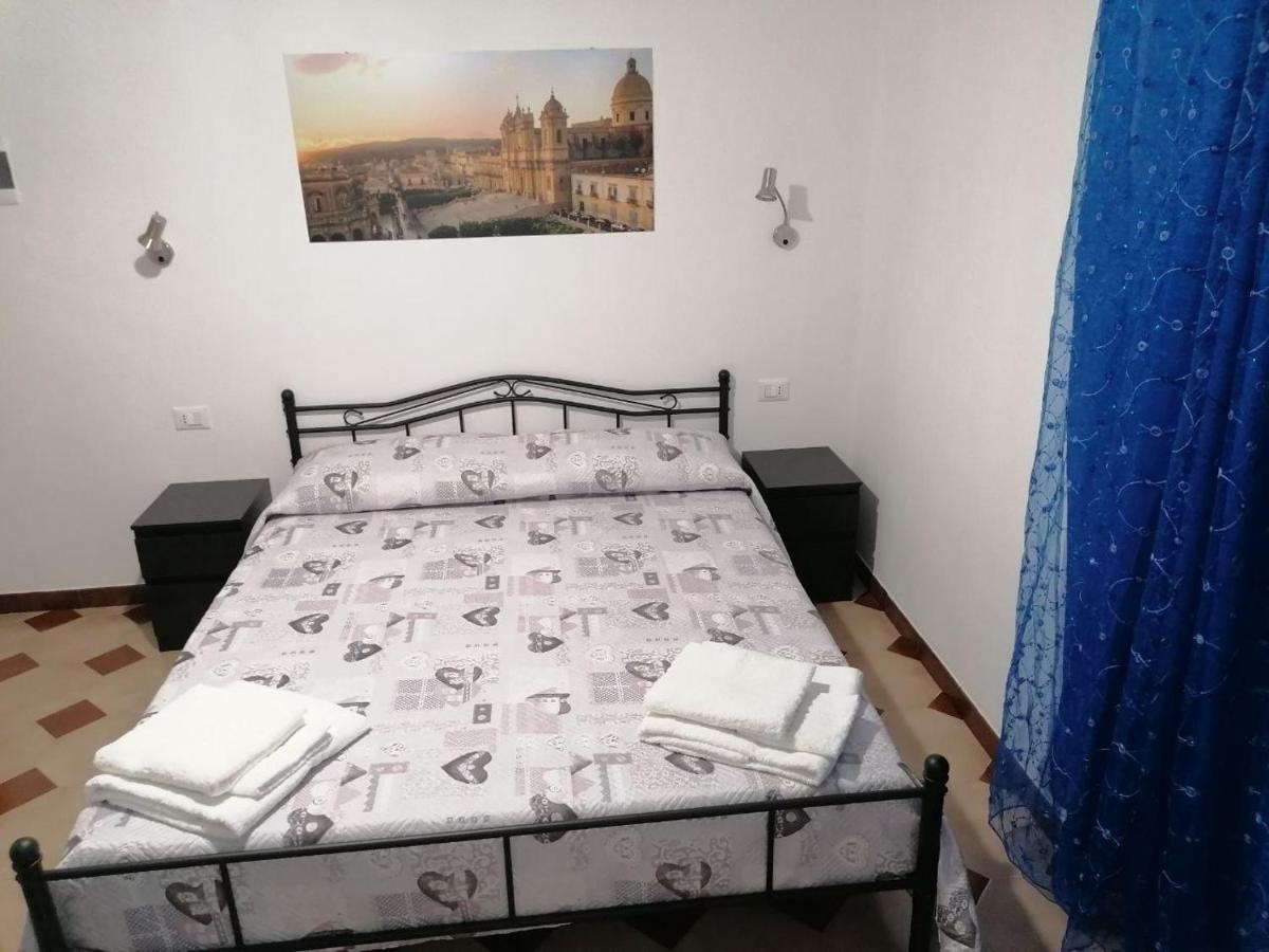 Bed and Breakfast Casa Nilla Noto Esterno foto