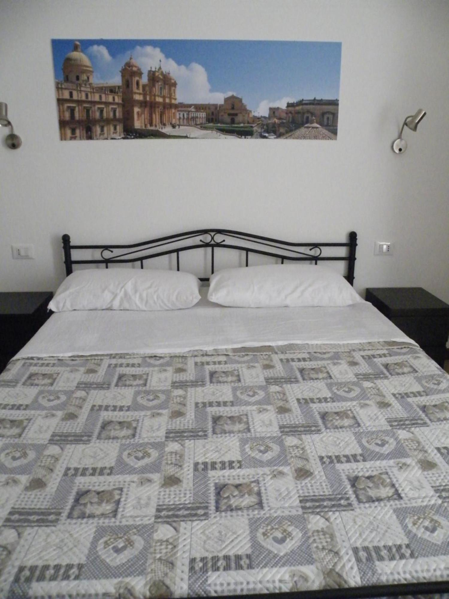 Bed and Breakfast Casa Nilla Noto Esterno foto
