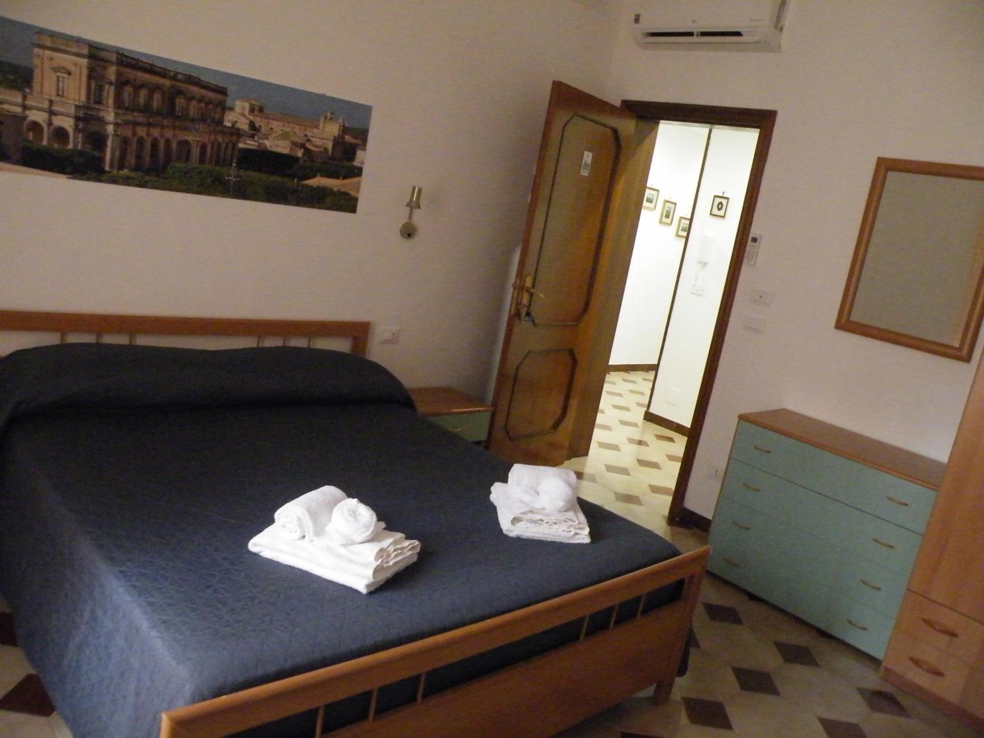 Bed and Breakfast Casa Nilla Noto Esterno foto
